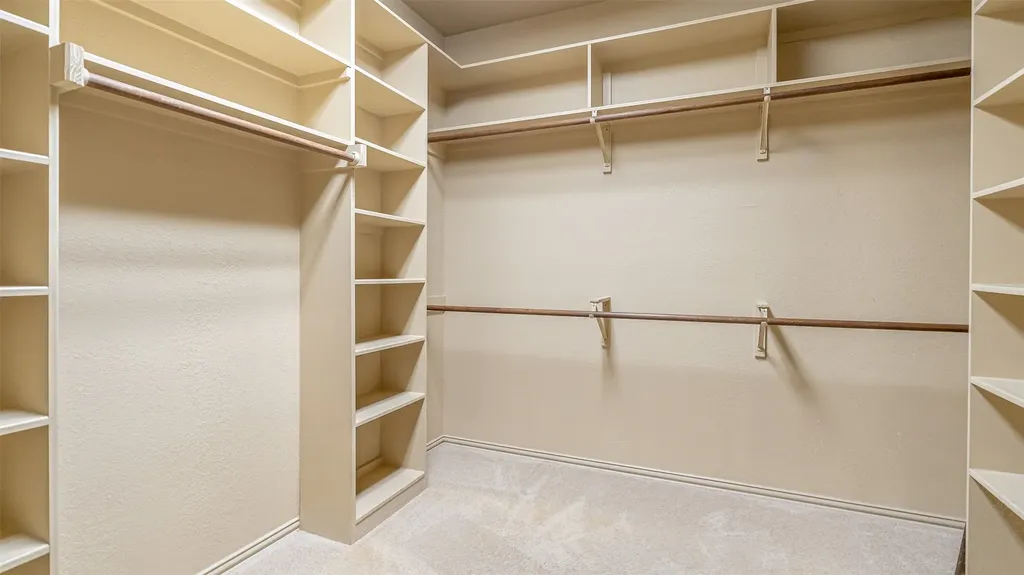 2300 E Emerald Bend Court Granbury TX 76049