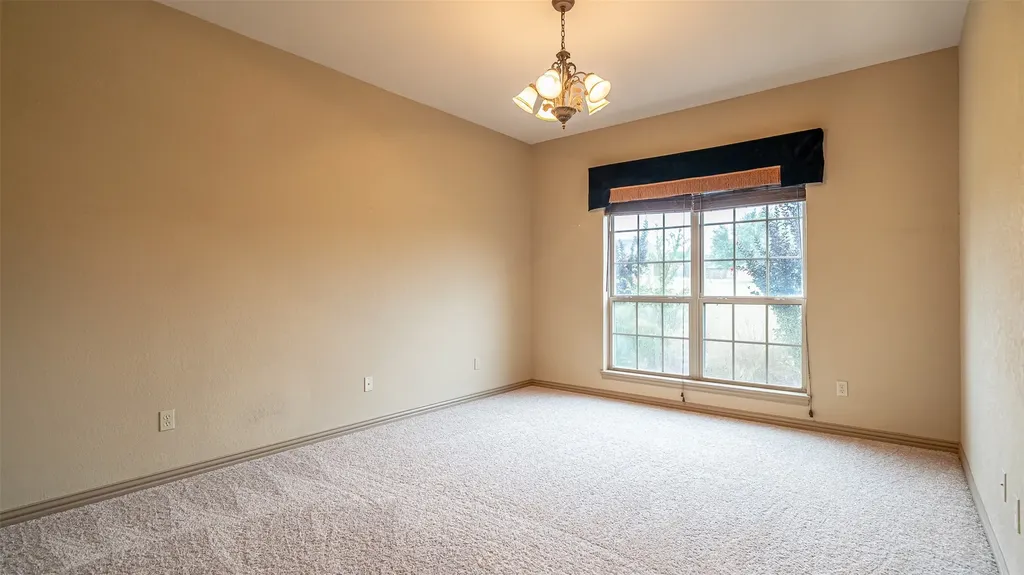 2300 E Emerald Bend Court Granbury TX 76049