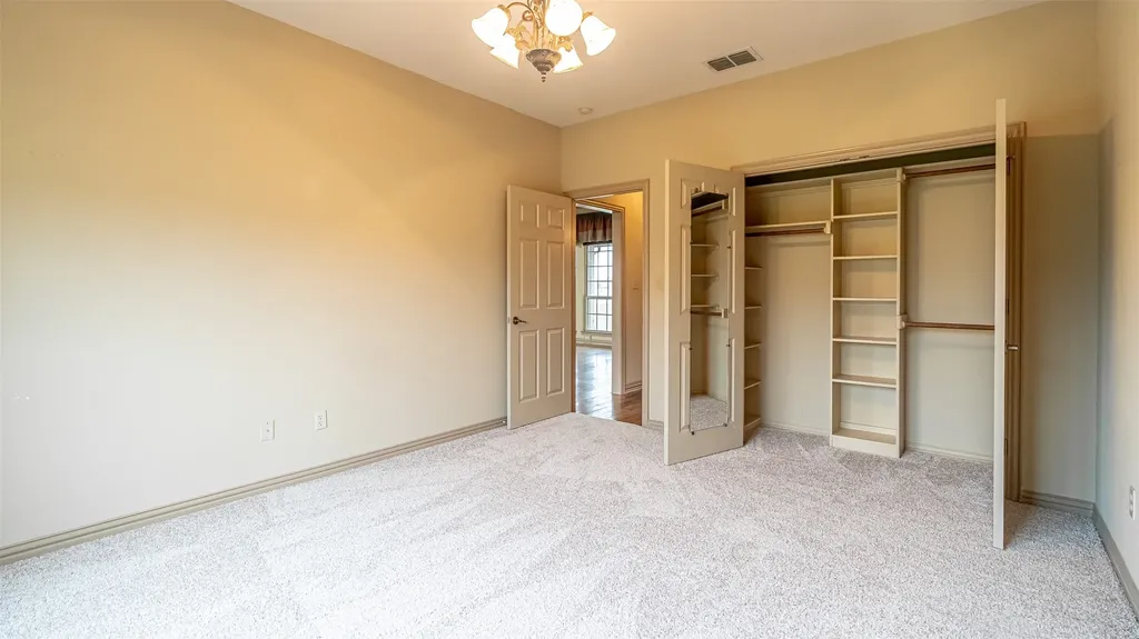 2300 E Emerald Bend Court Granbury TX 76049