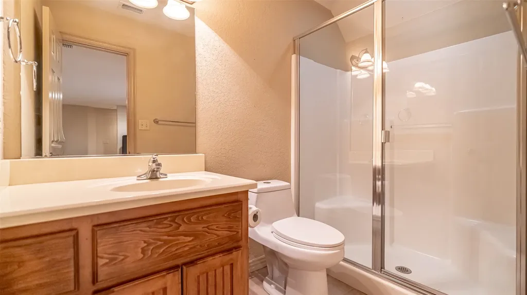 2300 E Emerald Bend Court Granbury TX 76049