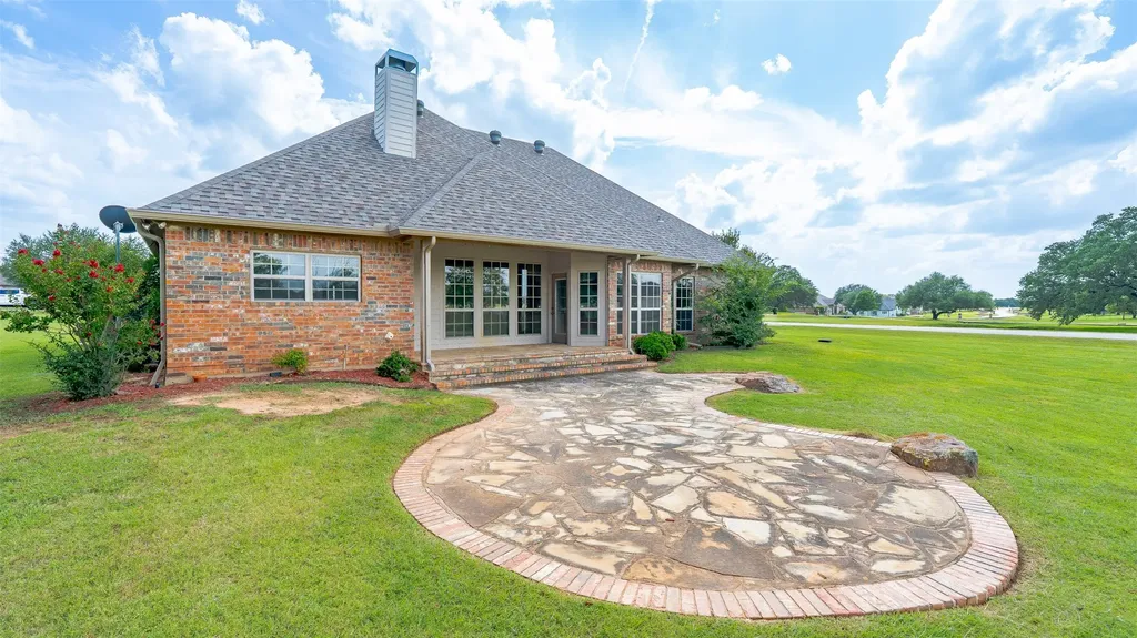 2300 E Emerald Bend Court Granbury TX 76049