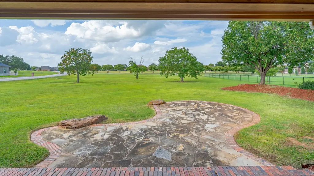 2300 E Emerald Bend Court Granbury TX 76049