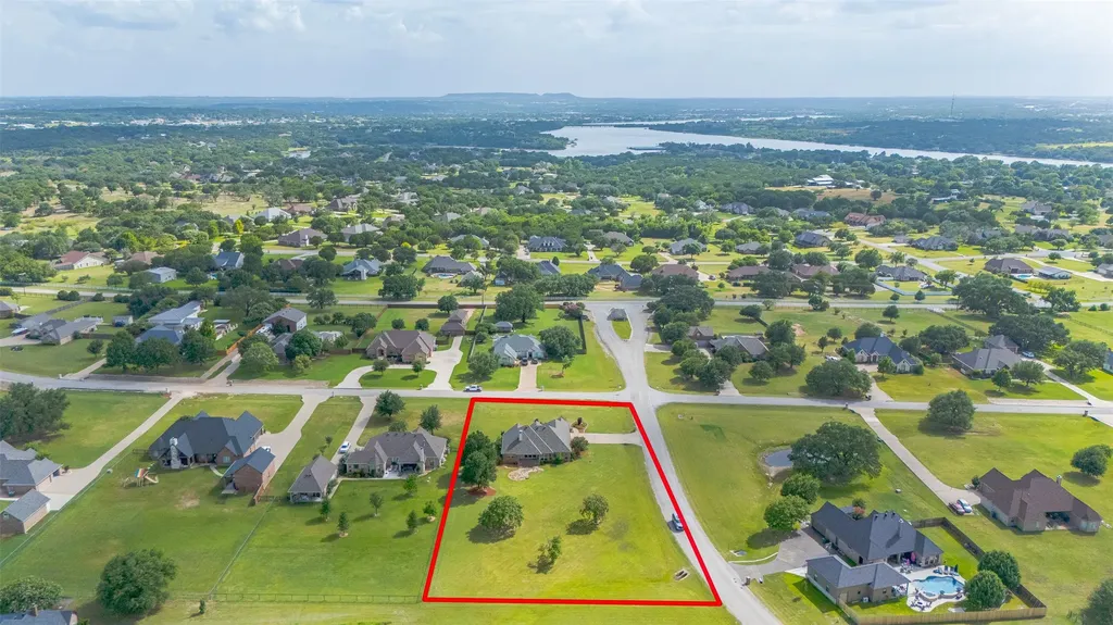 2300 E Emerald Bend Court Granbury TX 76049