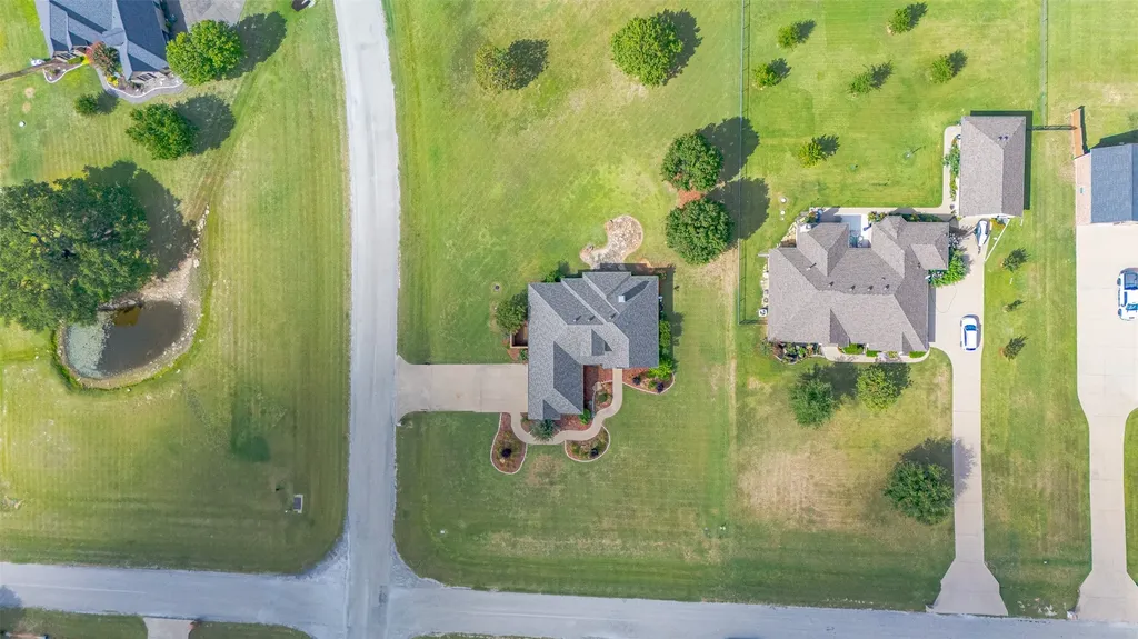 2300 E Emerald Bend Court Granbury TX 76049