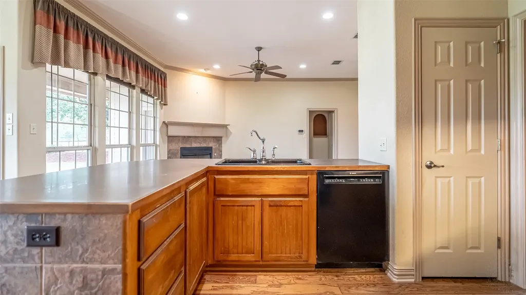 2300 E Emerald Bend Court Granbury TX 76049