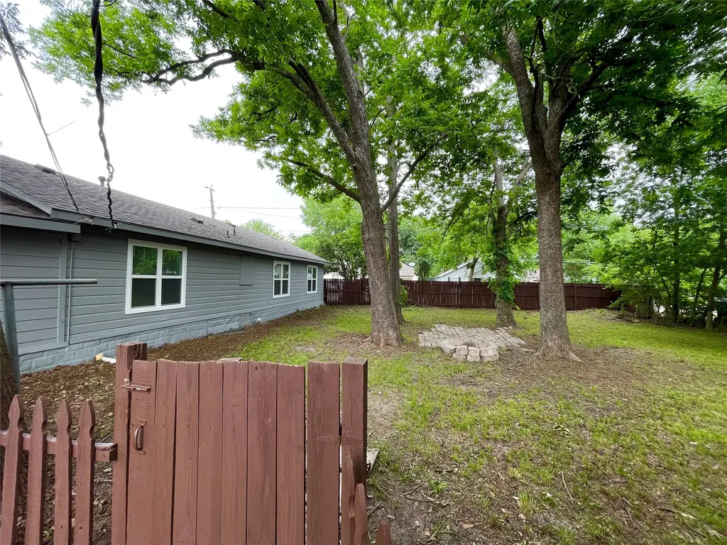 1107 Hall Street Mckinney TX 75069