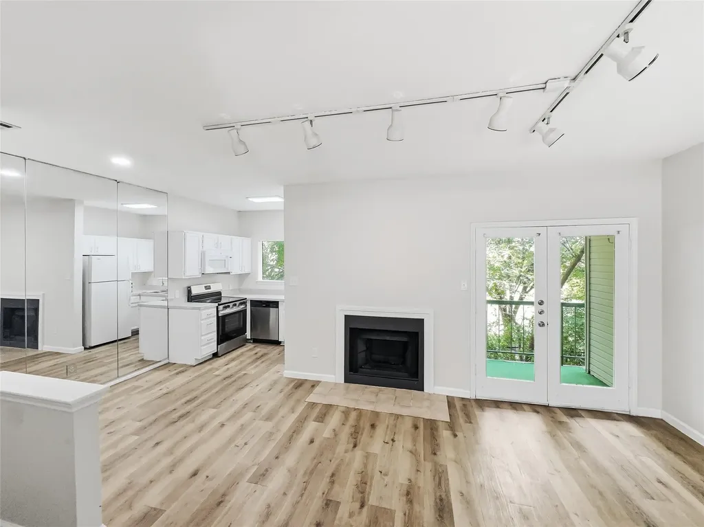 7126 Holly Hill Drive Dallas TX 75231