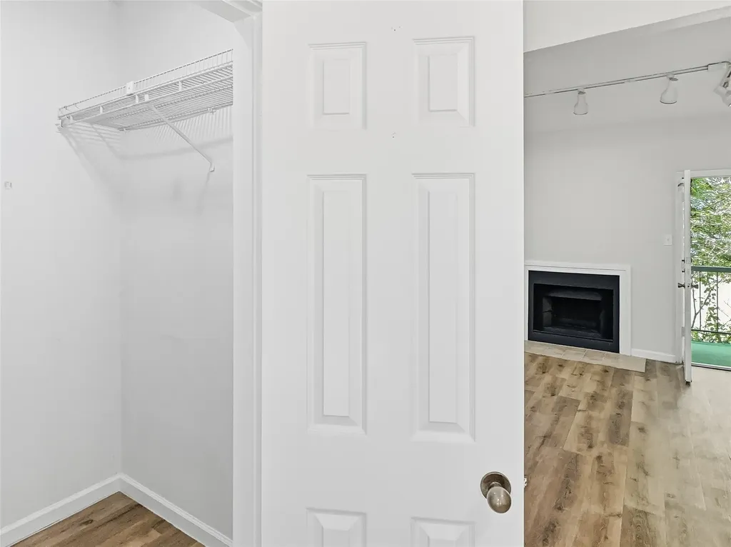 7126 Holly Hill Drive Dallas TX 75231