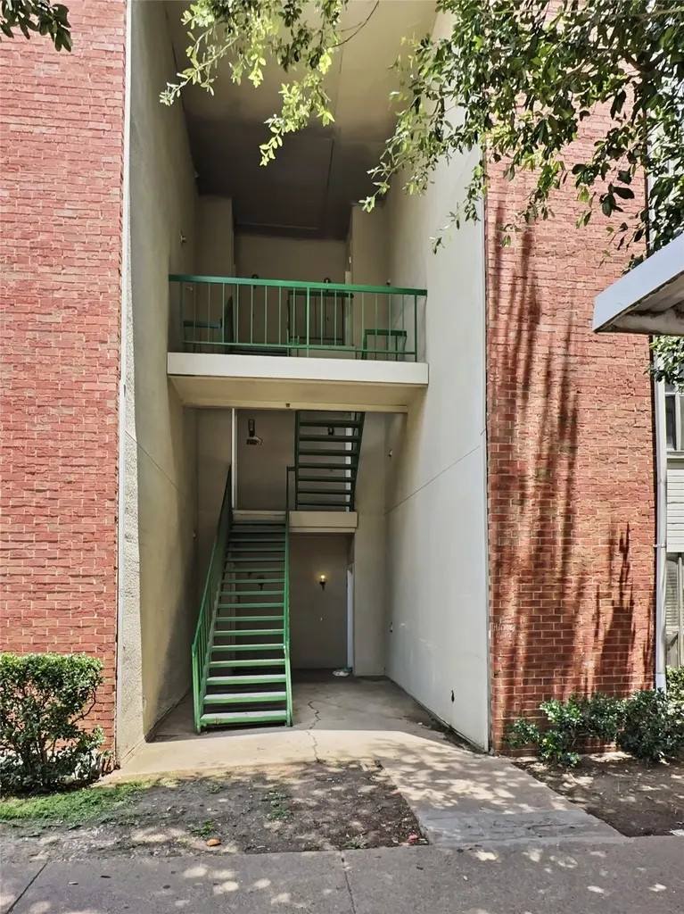 7126 Holly Hill Drive Dallas TX 75231