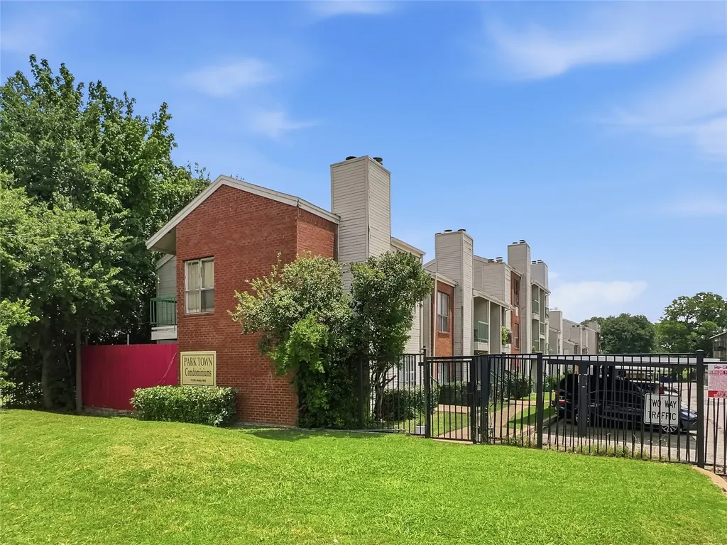 7126 Holly Hill Drive Dallas TX 75231