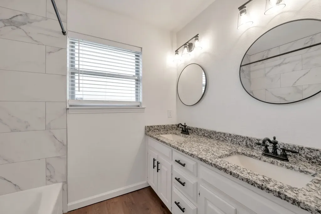 2127 Tanglewood Drive Grapevine TX 76051