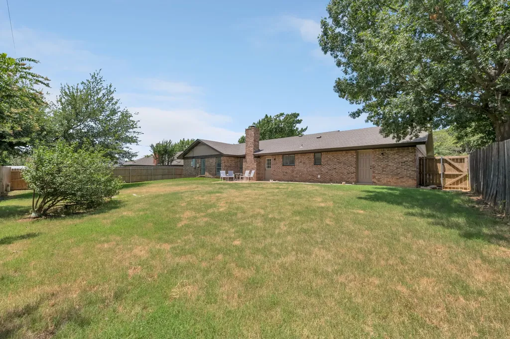 2127 Tanglewood Drive Grapevine TX 76051