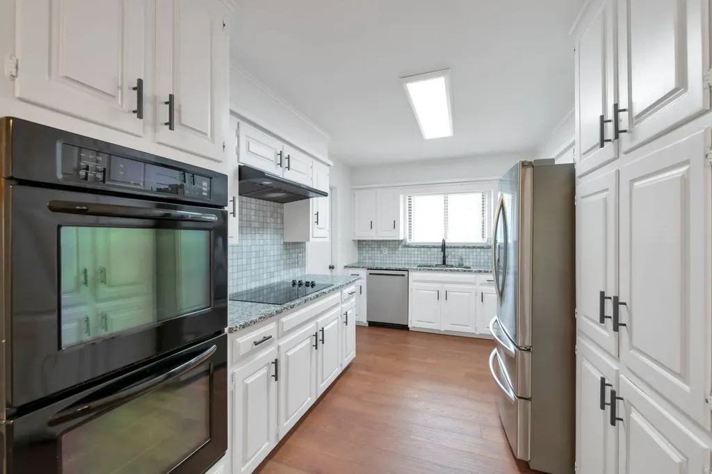 2127 Tanglewood Drive Grapevine TX 76051