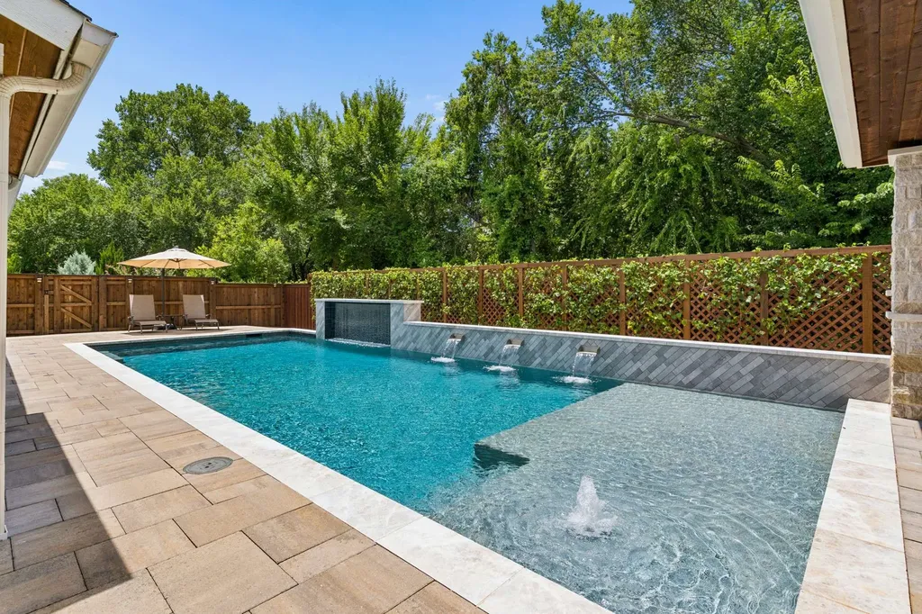 801 Glendevon Drive Mckinney TX 75071