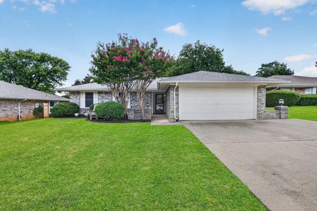 2511 Poppy Lane Euless TX 76039