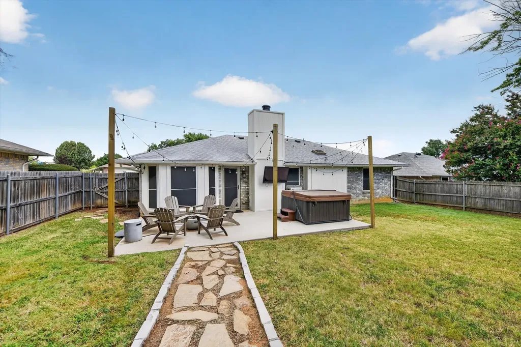 2511 Poppy Lane Euless TX 76039