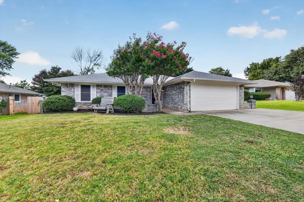 2511 Poppy Lane Euless TX 76039