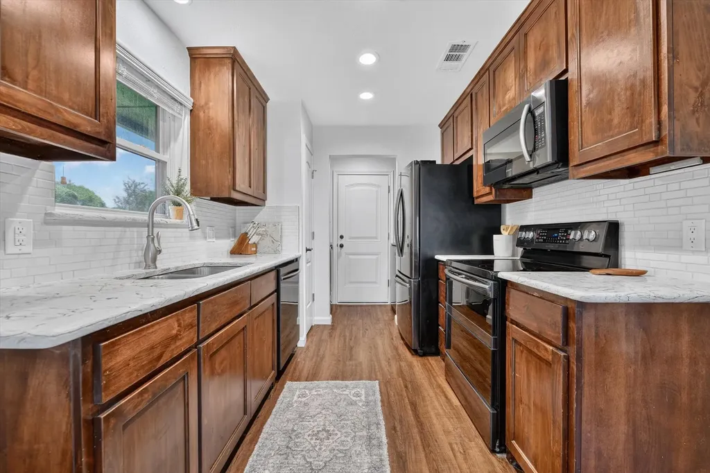 2511 Poppy Lane Euless TX 76039