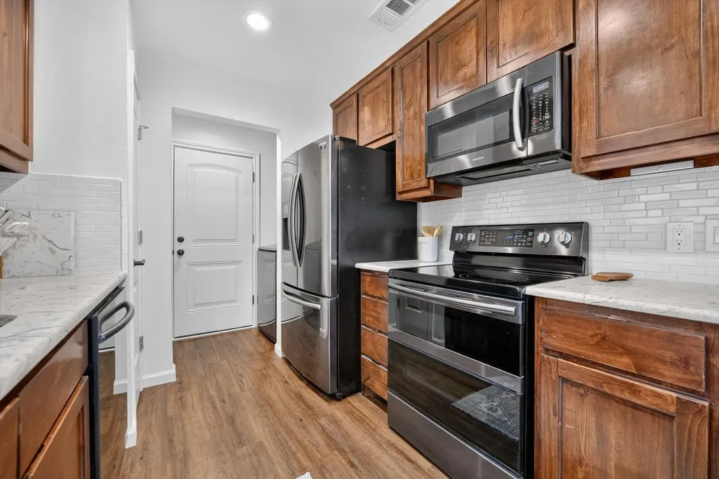 2511 Poppy Lane Euless TX 76039