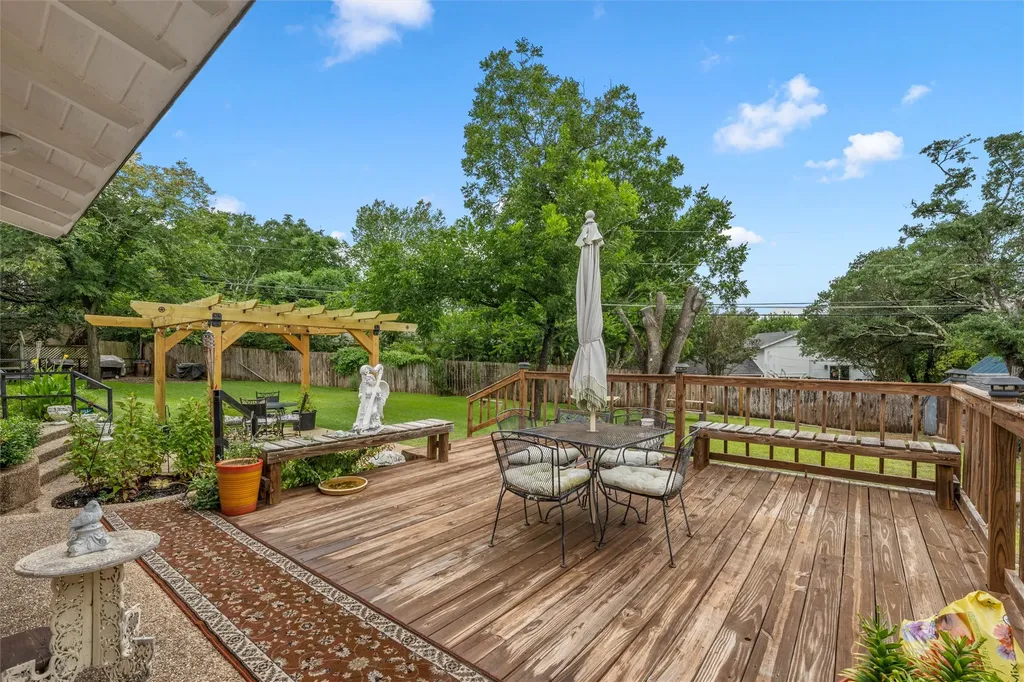 1124 Sierra Drive Woodway TX 76712