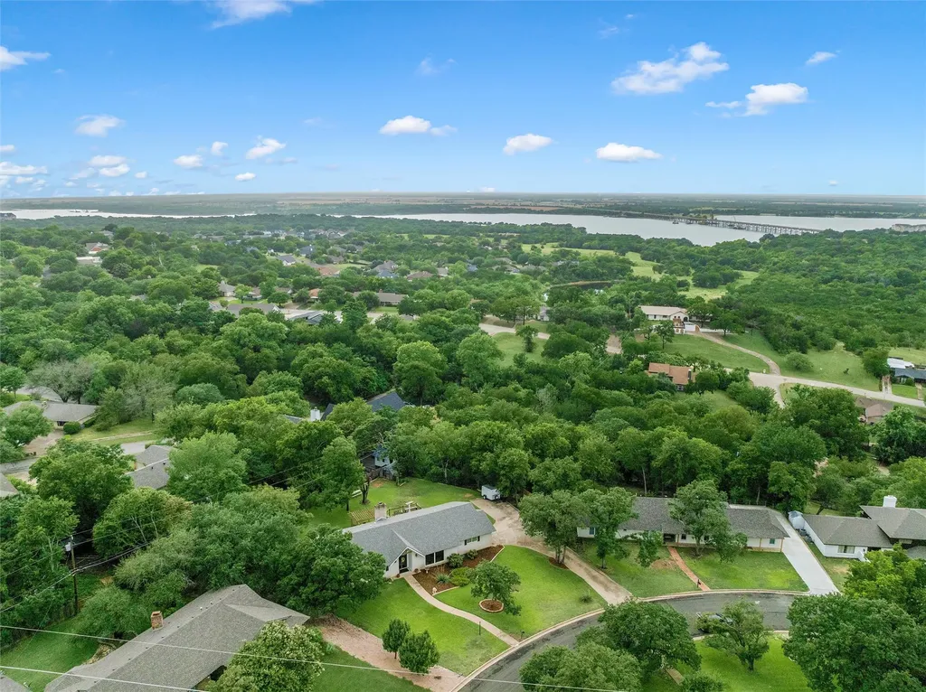1124 Sierra Drive Woodway TX 76712