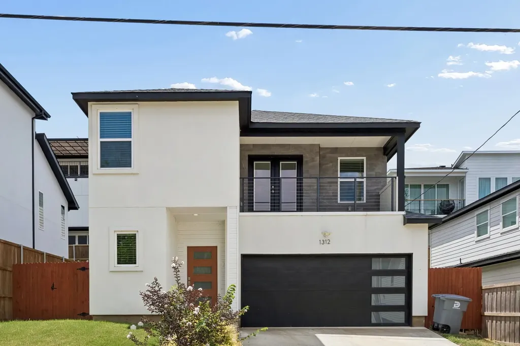 1312 Valley Street Dallas TX 75203