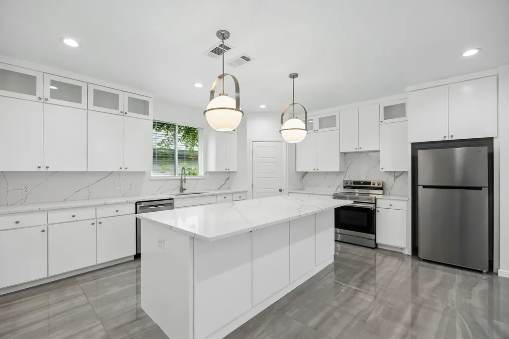 1312 Valley Street Dallas TX 75203