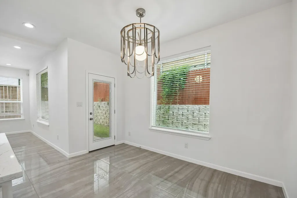 1312 Valley Street Dallas TX 75203