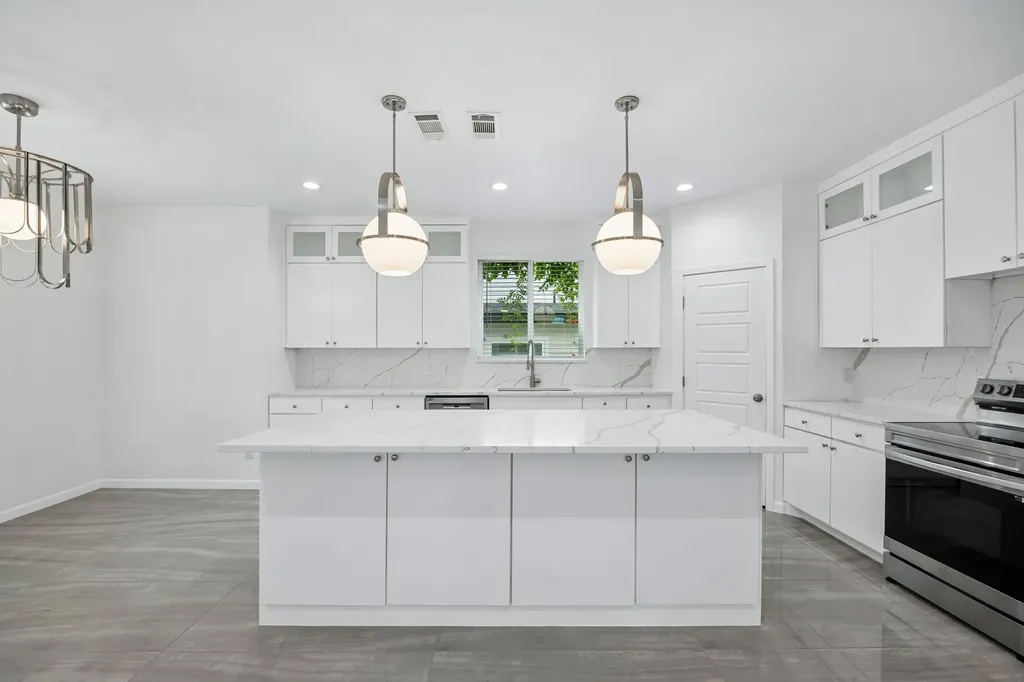 1312 Valley Street Dallas TX 75203