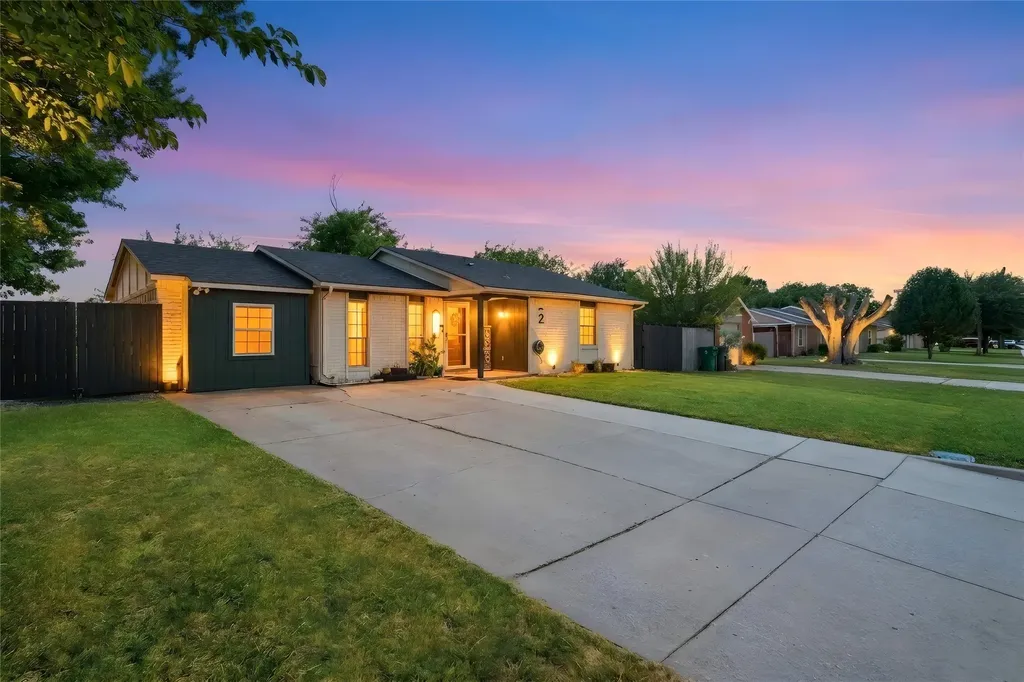 2326 Idlewood Drive Arlington TX 76014