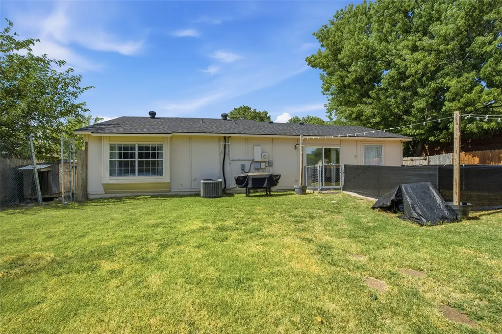 2326 Idlewood Drive Arlington TX 76014