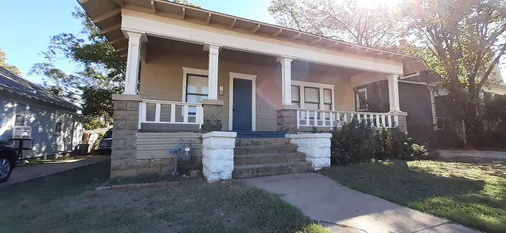 1325 Hurley Avenue Fort Worth TX 76104