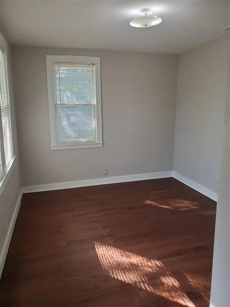 1325 Hurley Avenue Fort Worth TX 76104