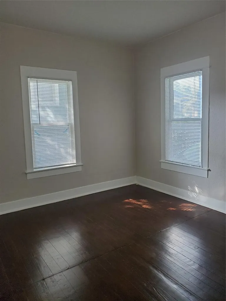 1325 Hurley Avenue Fort Worth TX 76104