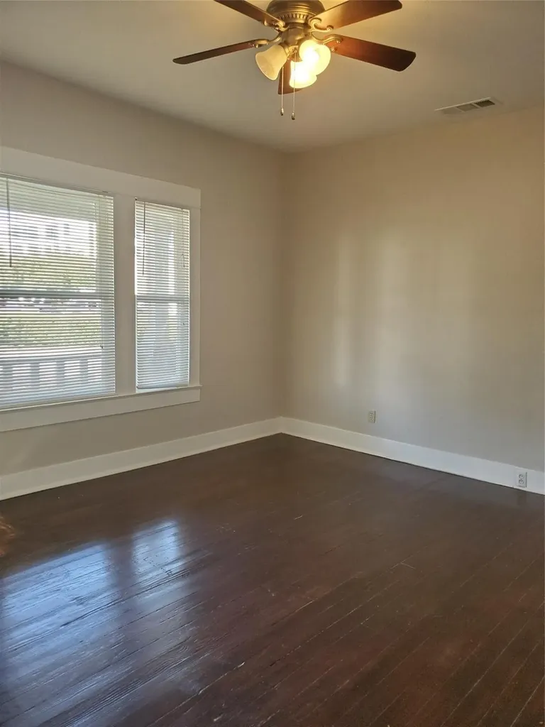 1325 Hurley Avenue Fort Worth TX 76104
