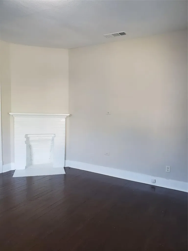 1325 Hurley Avenue Fort Worth TX 76104