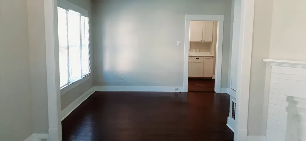1325 Hurley Avenue Fort Worth TX 76104