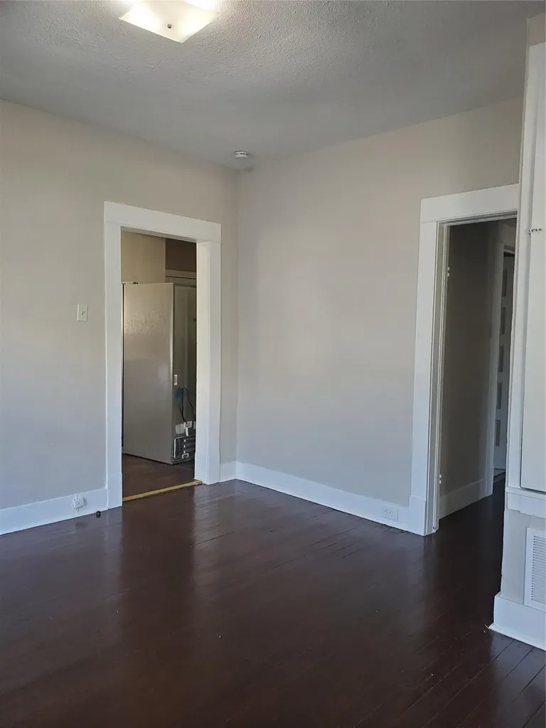 1325 Hurley Avenue Fort Worth TX 76104