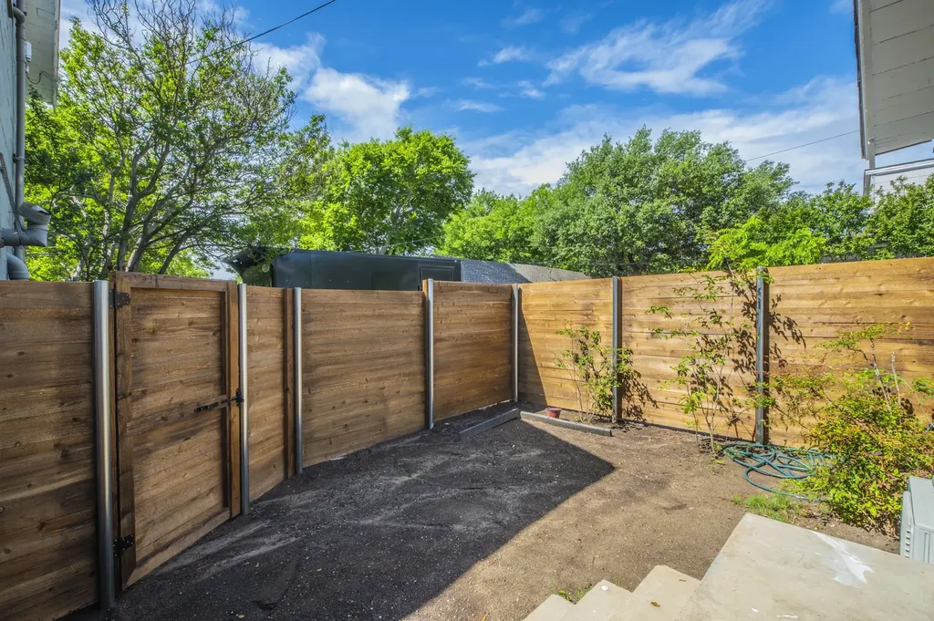 4901 Curzon Avenue Fort Worth TX 76107