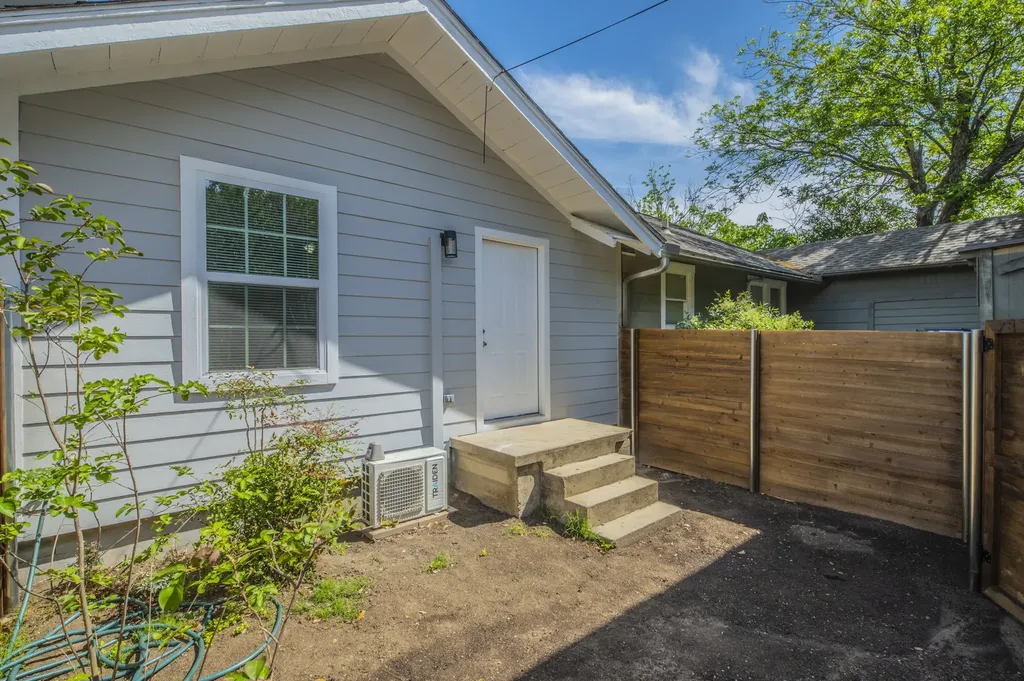 4901 Curzon Avenue Fort Worth TX 76107