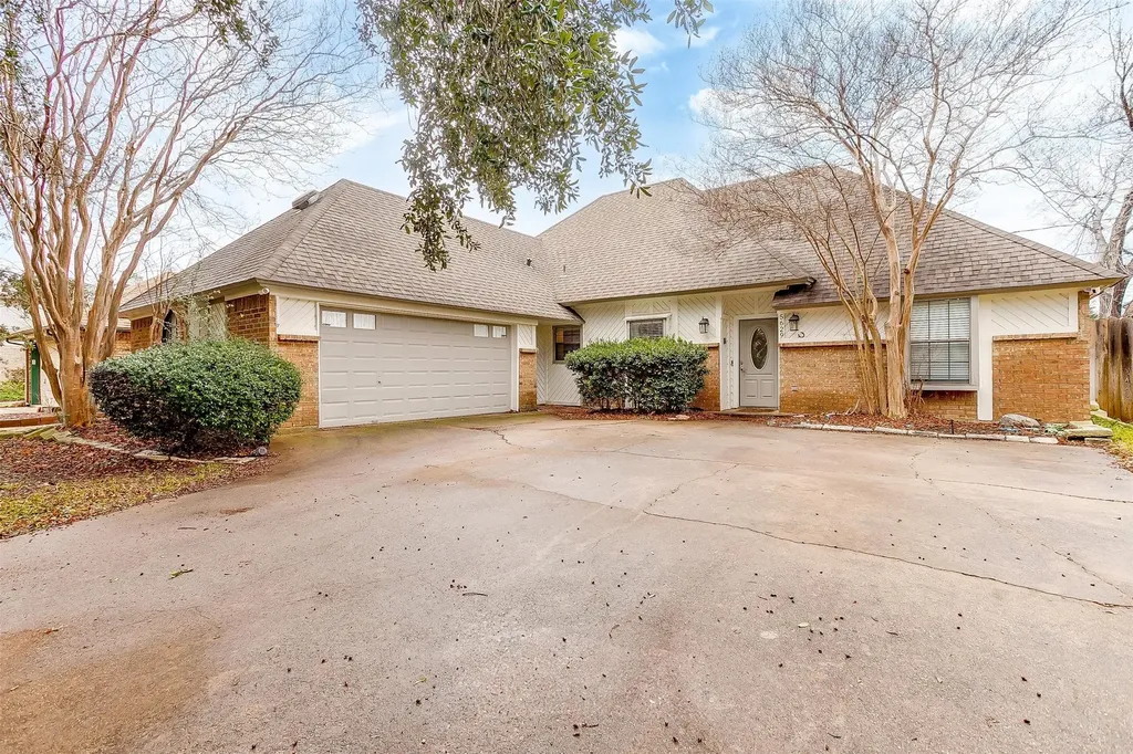 5629 Guadalajara Drive North Richland Hills TX 76180
