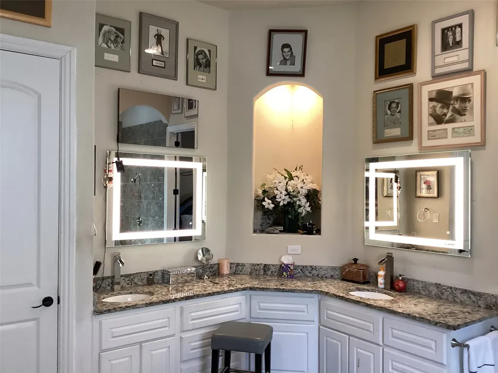 448 Breezeway Court Cedar Hill TX 75104