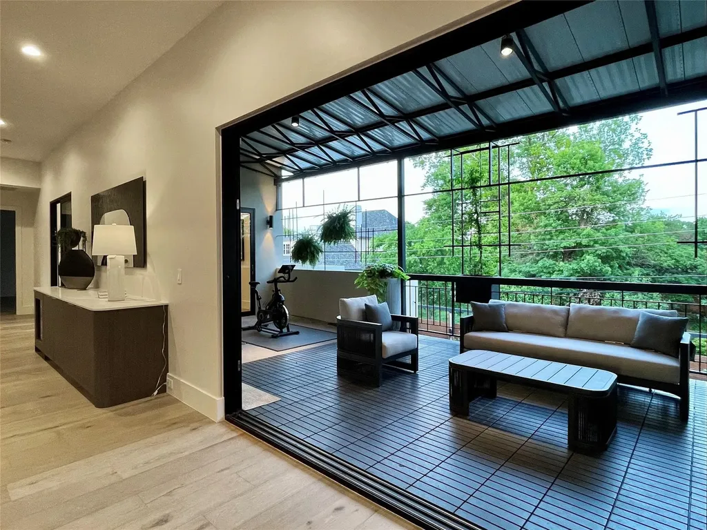 10236 Crestover Drive Dallas TX 75229