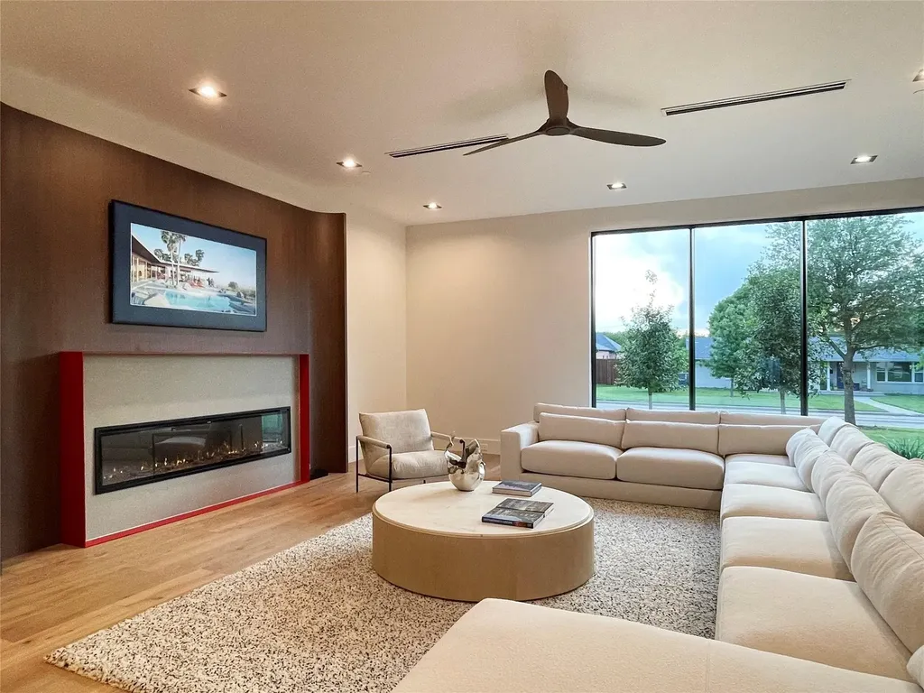 10236 Crestover Drive Dallas TX 75229