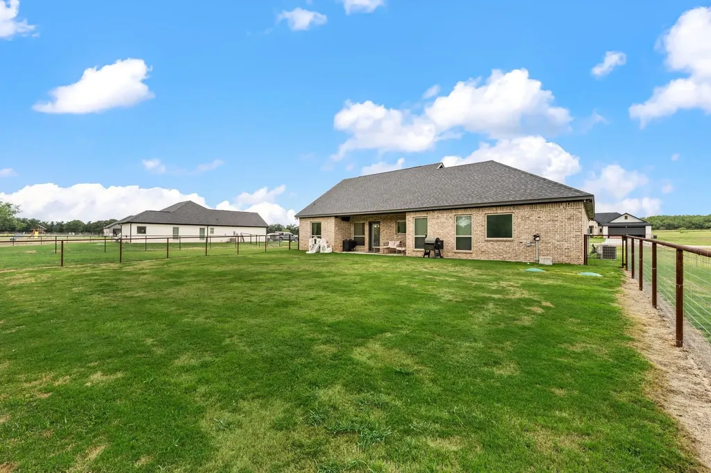 212 Jimmy Lane Millsap TX 76066