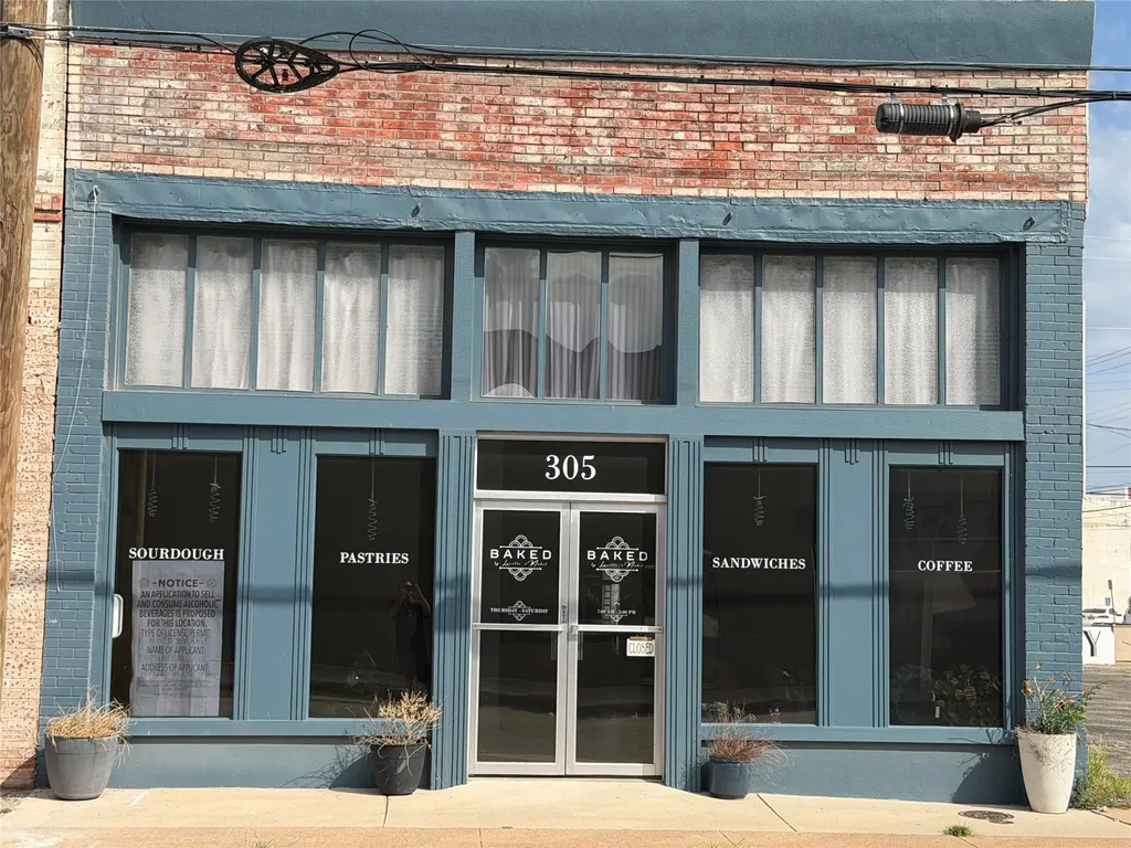 305 Fisk Avenue Brownwood TX 76801