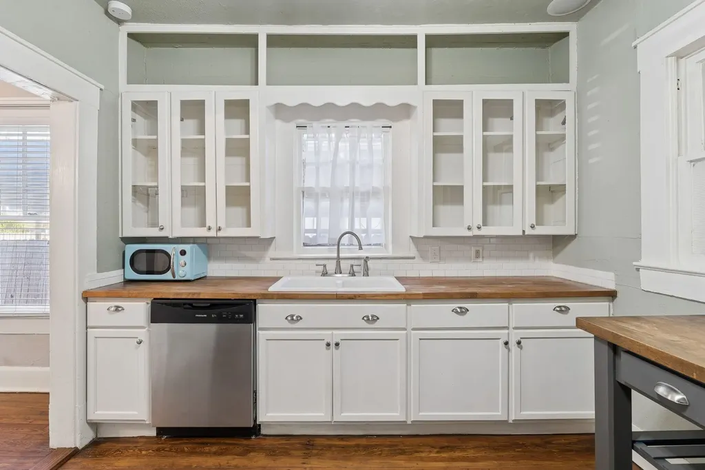 2111 Washington Avenue Fort Worth TX 76110
