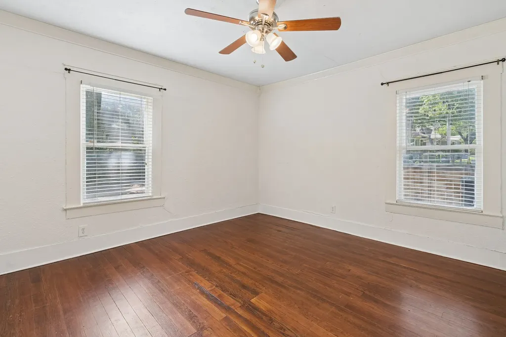 2111 Washington Avenue Fort Worth TX 76110