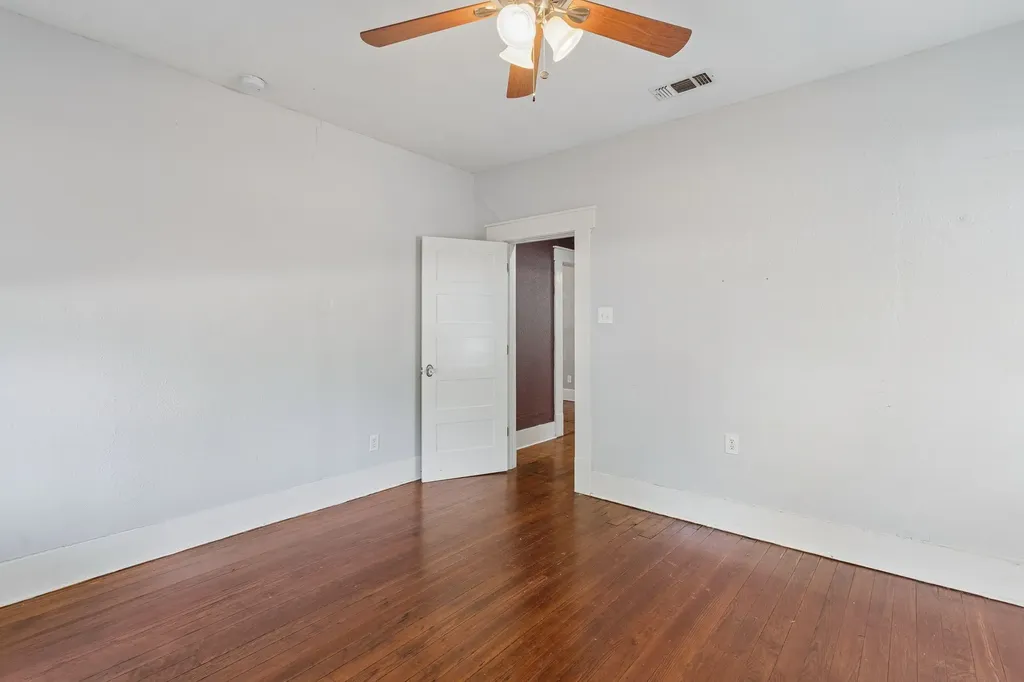 2111 Washington Avenue Fort Worth TX 76110