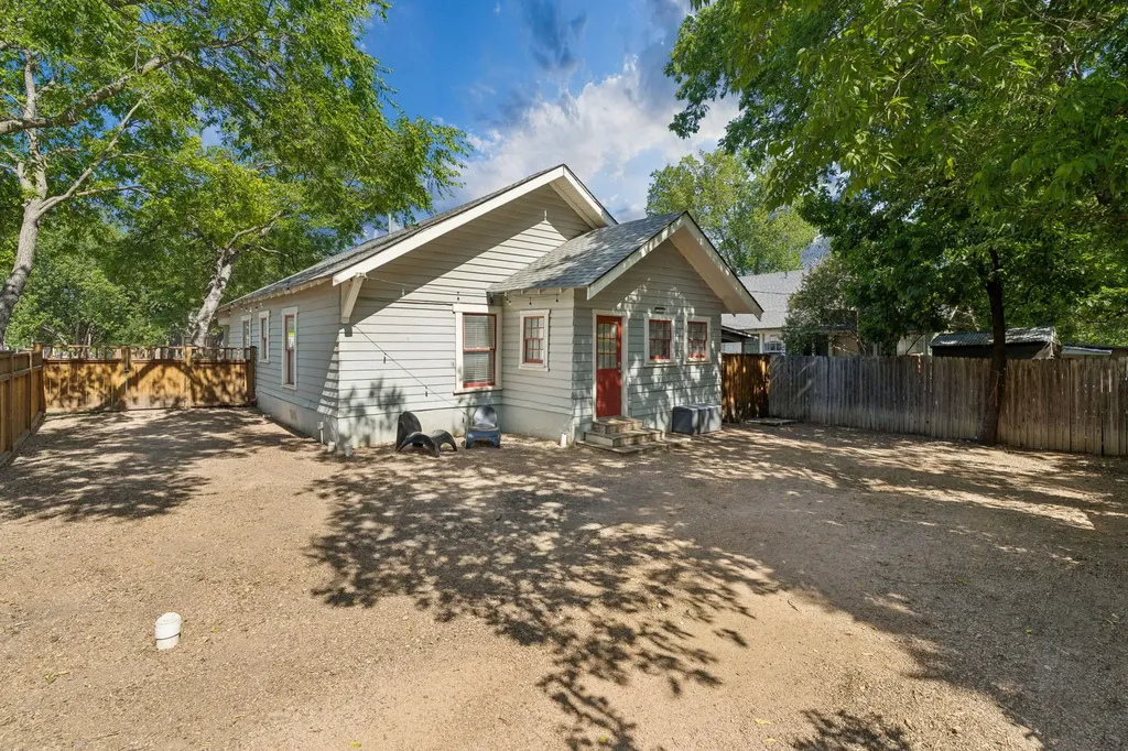 2111 Washington Avenue Fort Worth TX 76110